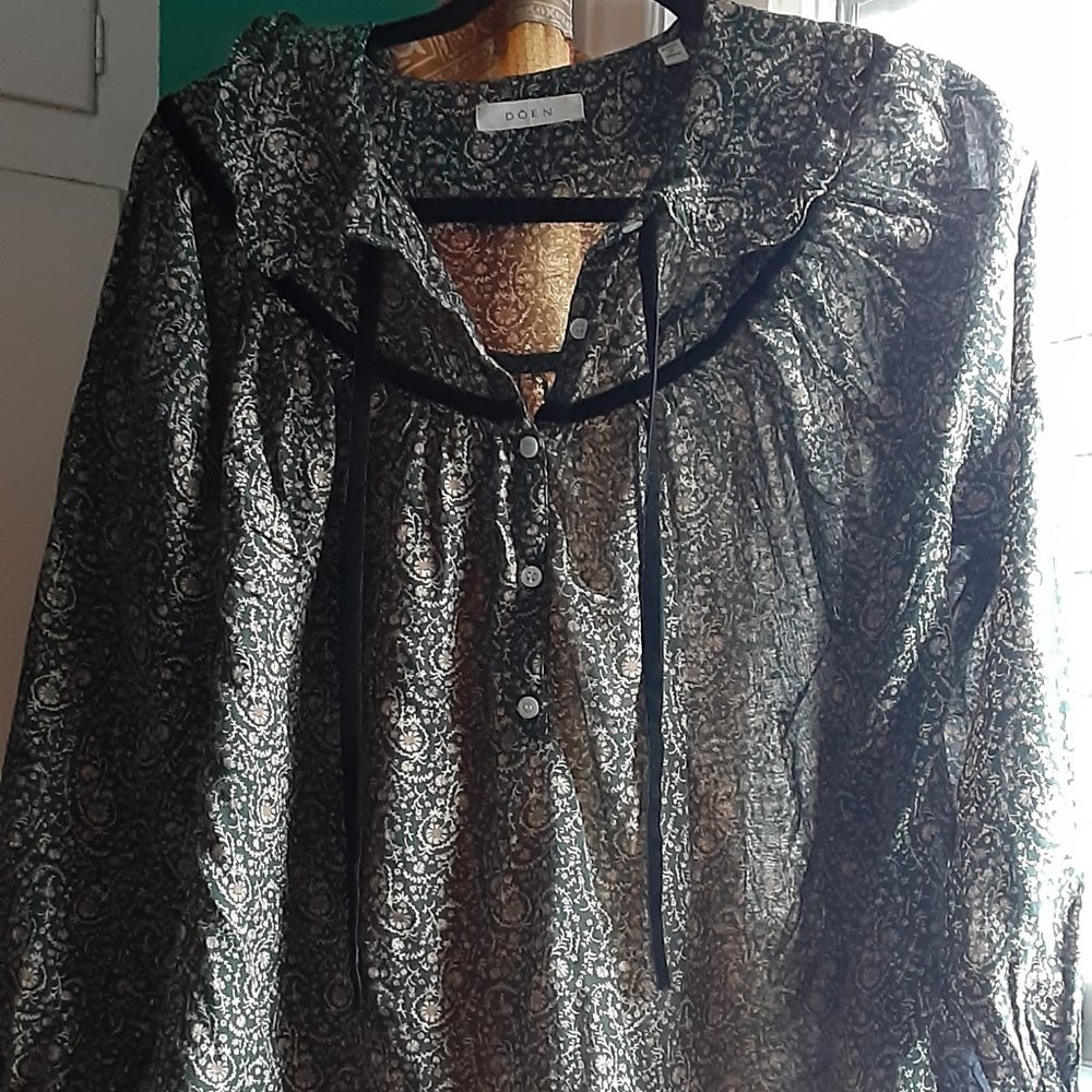 Beautiful * Doen * Blouse with velvet accents and ties